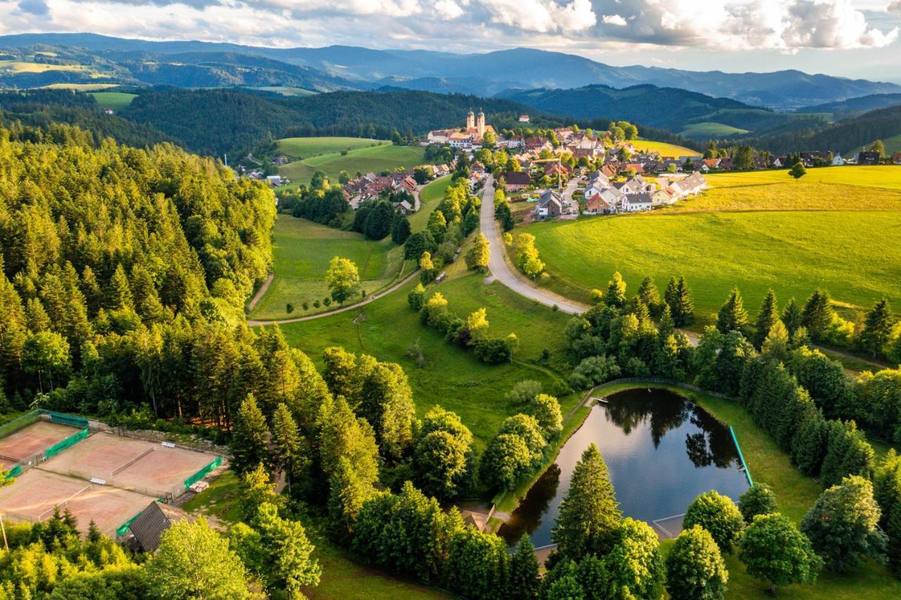 Hotel Der Hirschen Sankt Märgen Exterior foto